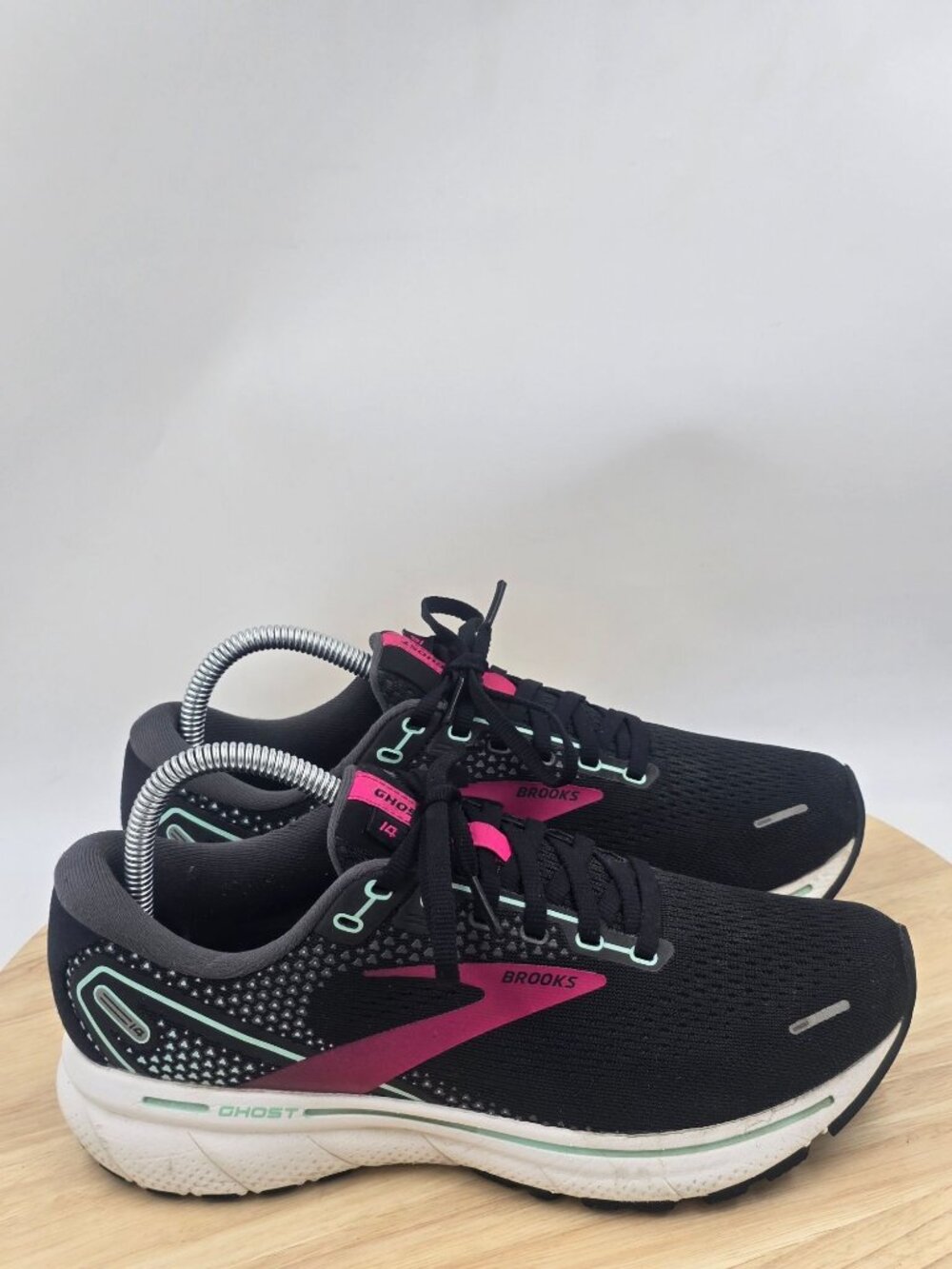 Brooks Ghost 14 women's road running shoes sz 8 Wide